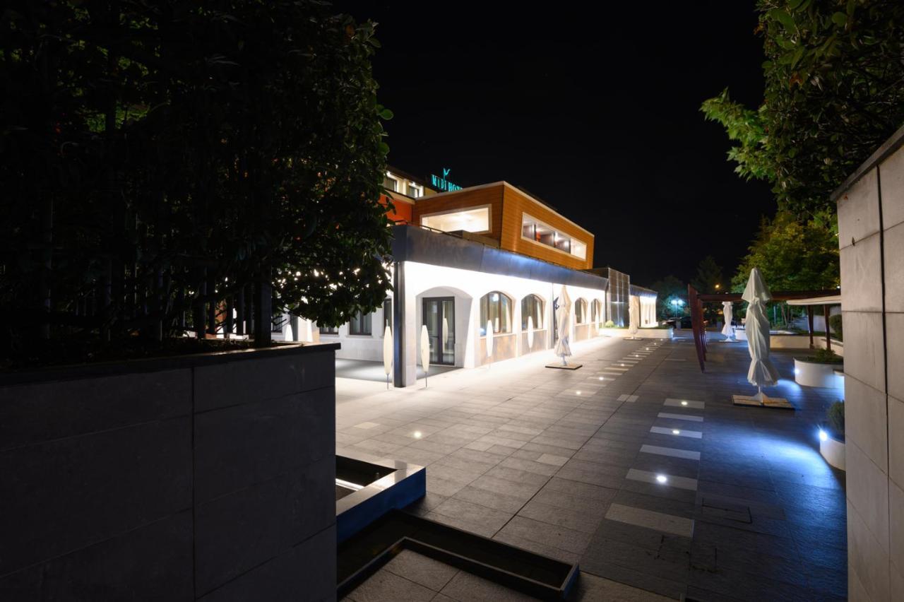 Bhotel Lagonegro Exterior foto